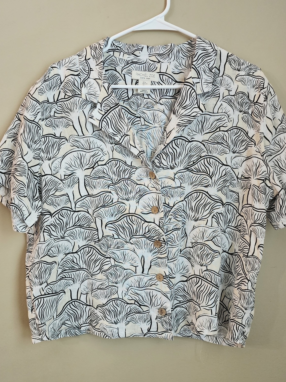 Rachel Zoe Men’s Short Sleeve Button-Front Shirt in White/Black 100% Linen
